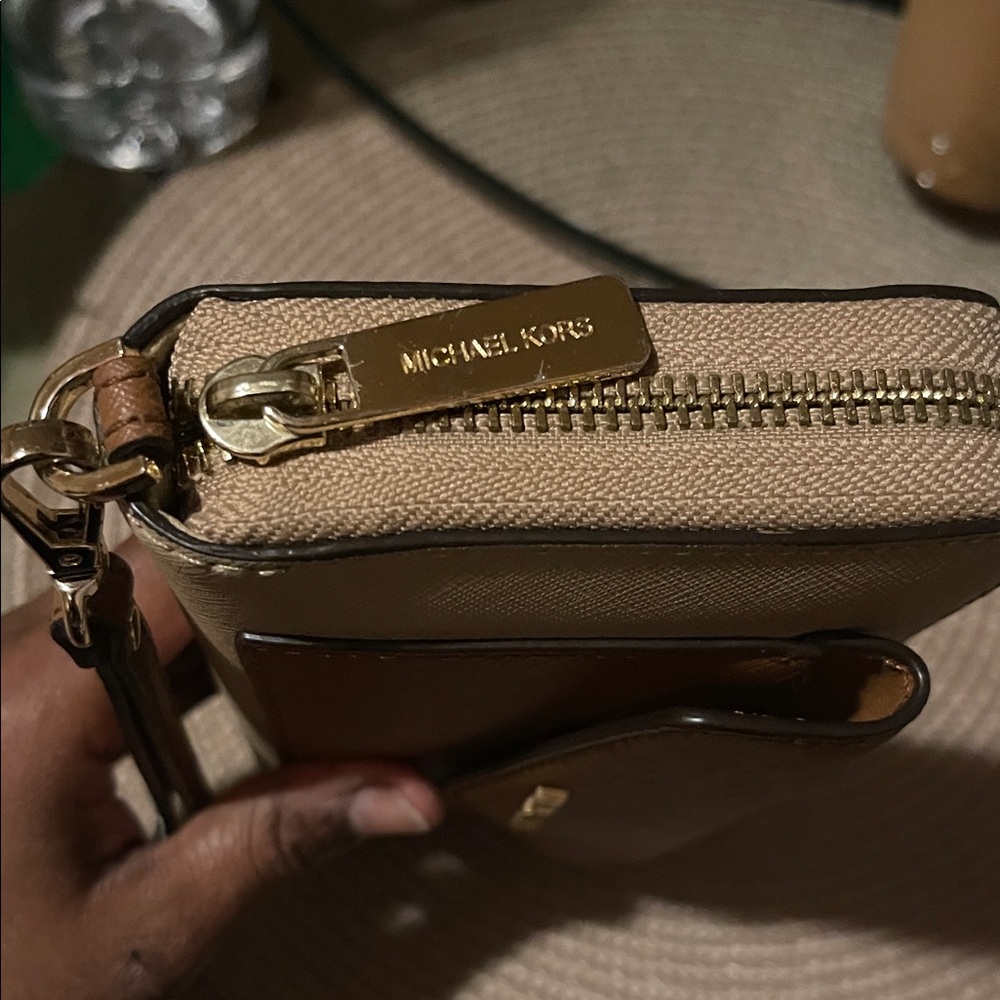 Michael Kors Beige and Brown Wristlet Wallet. NWOT - Picture 12 of 15